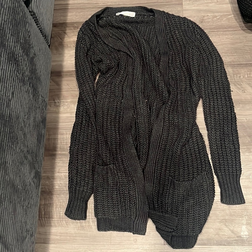 Super cute gray cardigan.